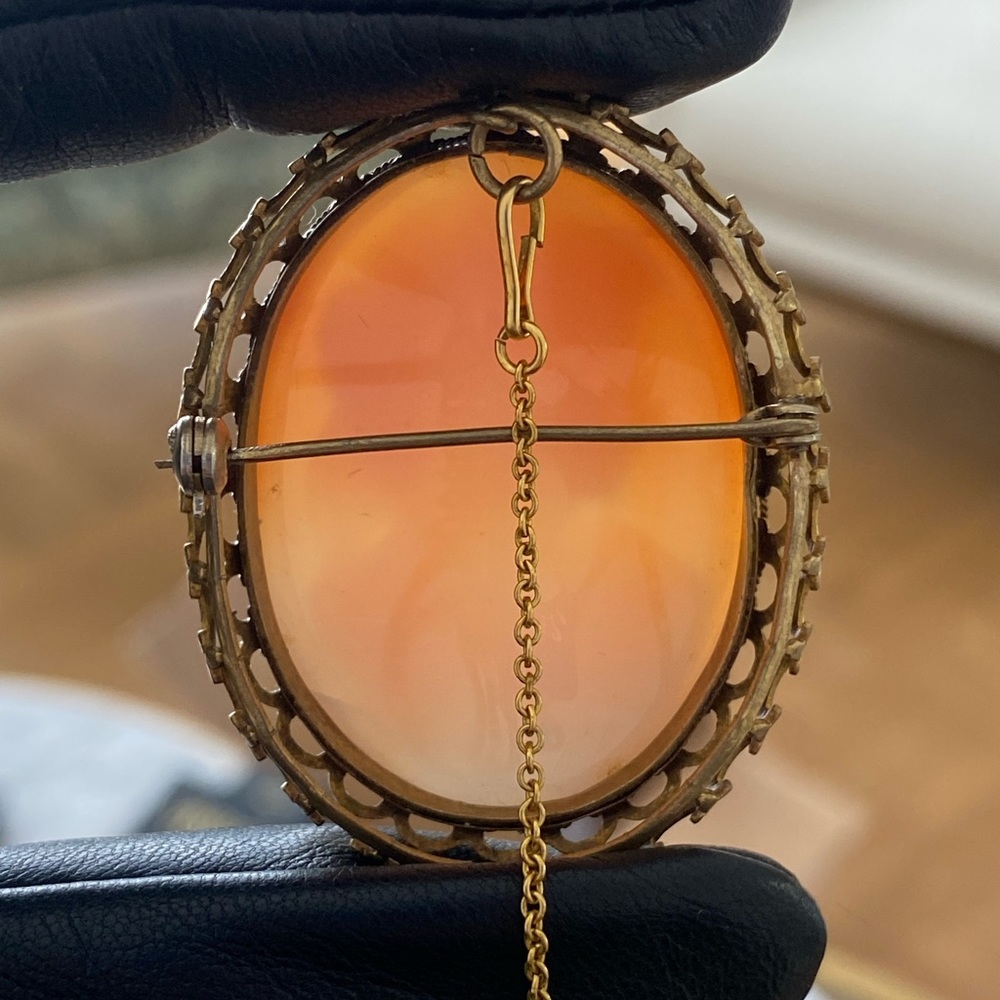 Vintage Real Cameo Brooch Natural Shell Hand Carved Woman Left Face - Picture 3 of 7